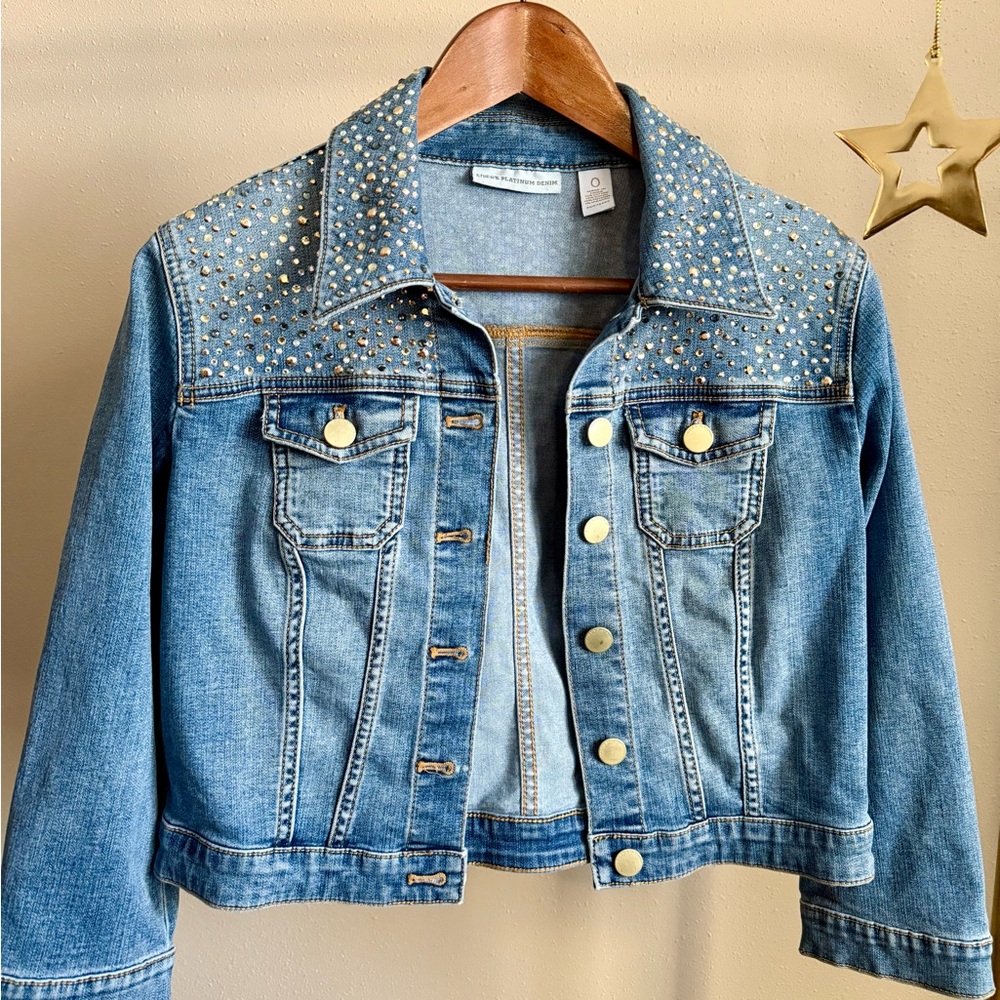 Chico’s Studded Denim Jacket Size 0 Light Wash Gold Stud Cropped Jean Jacket